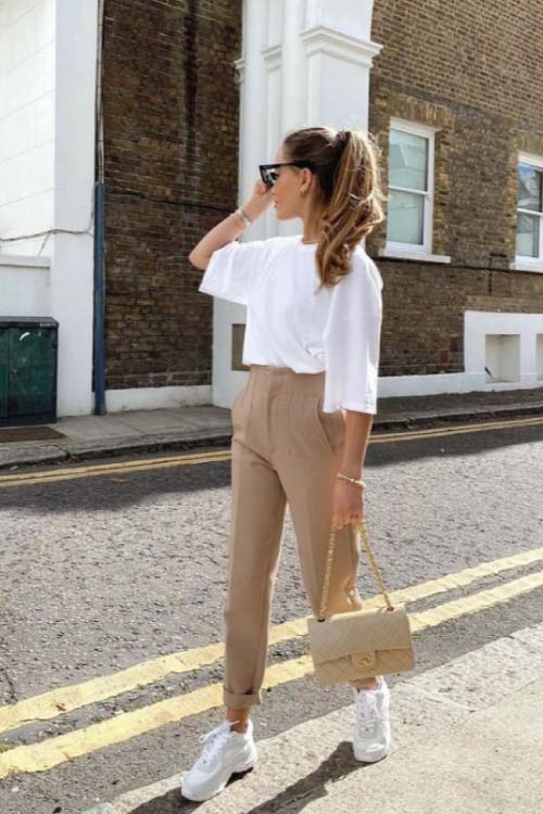 look-beige-blanco-sneakers