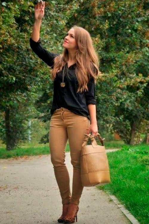 pantalon-beige-verano-outfit
