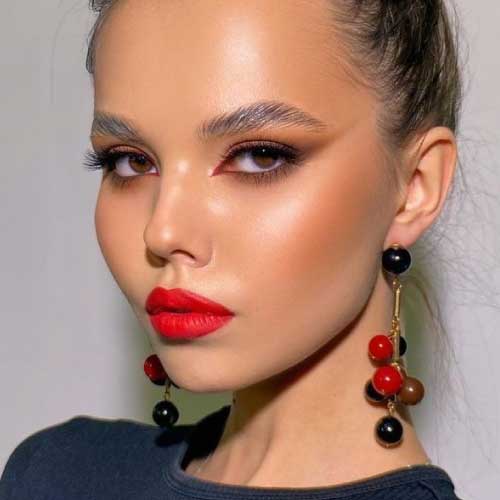 color-de-labios-vestido-azul