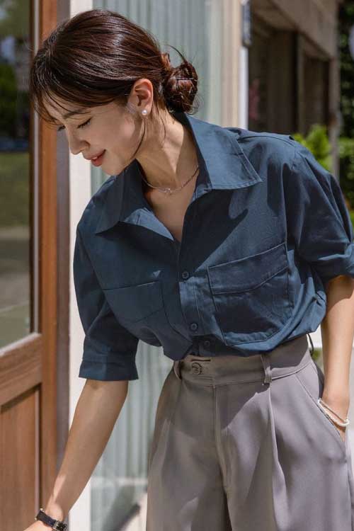 look-con-camisa-azul-para-mujer