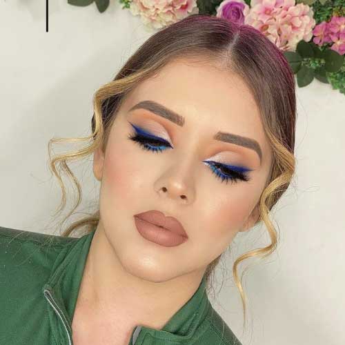 looks-maquillaje-de-ojos-para-un-vestido-azul