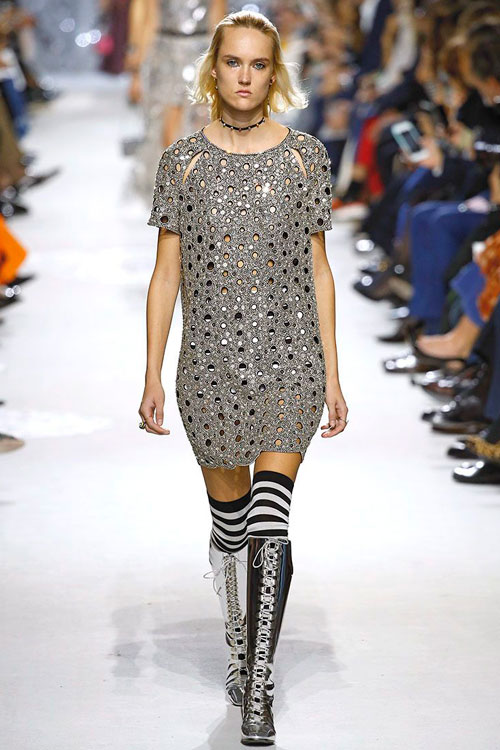 psicologia-color-en-la-ropa-gris