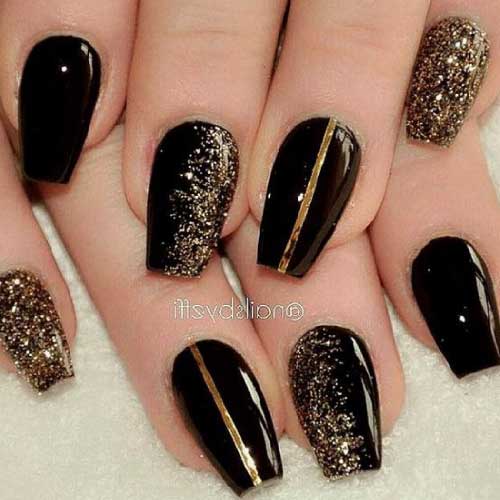 unas-para-vestido-negro-con-dorado