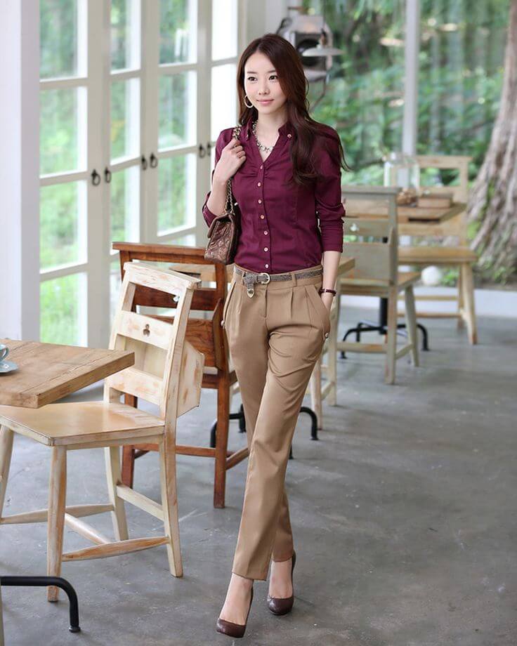 COMO COMBINAR PANTALÓN BEIGE, outfit, looks, zapatos 2023