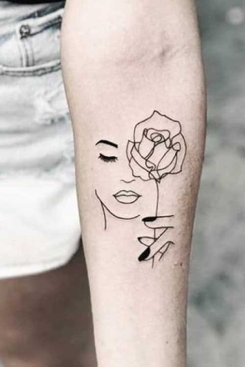 tatuaje-en-el-brazo-para-mujer-pequeno-flor