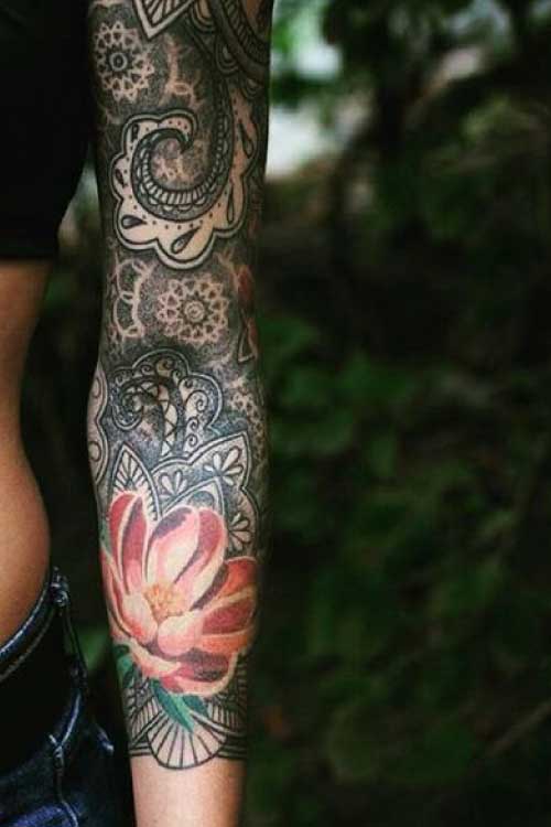 tatuajes-de-mujer-en-el-brazo-entero-a-color-