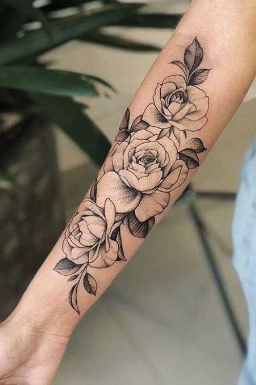 tatuajes-de-mujer-en-el-brazo-rosa