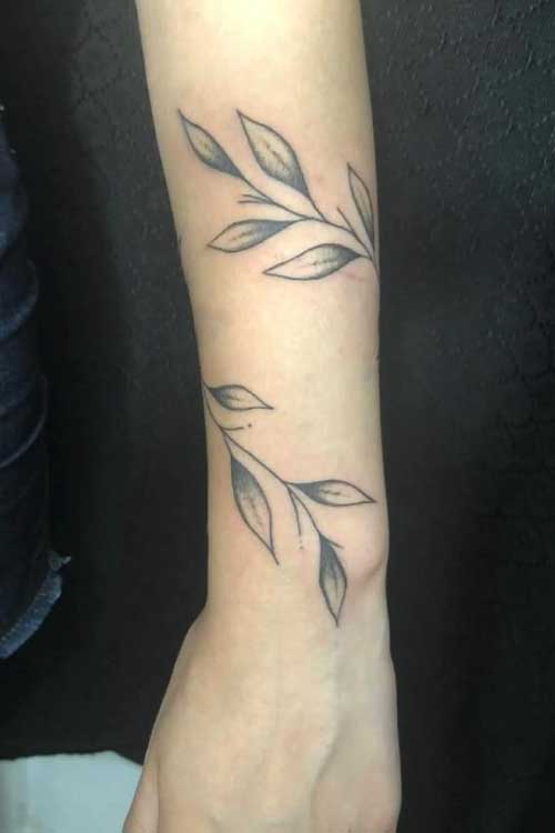 tatuajes-en-el-brazo-para-mujer-delicado