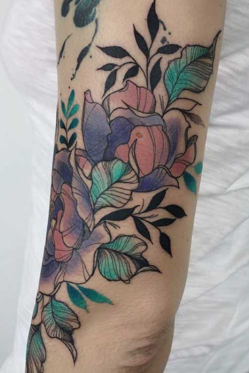 tatuajes-mujer-en-el-brazo-a-color-delicado